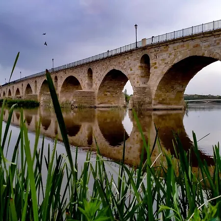 Puente De Piedra