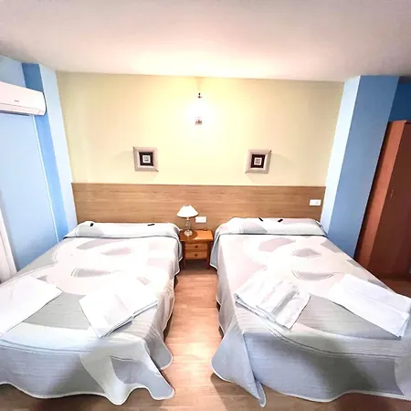 Puente De Piedra 호텔 2*