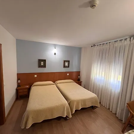 Puente De Piedra 호텔 2*