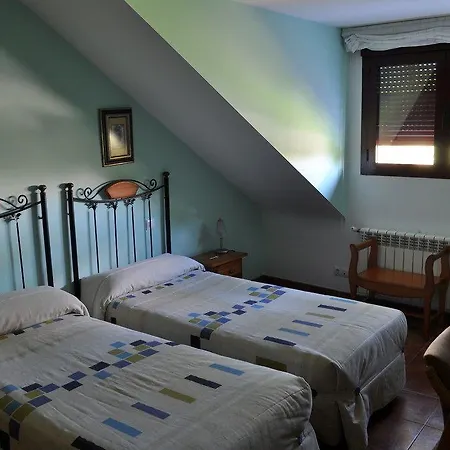 Puente De Piedra Szálloda