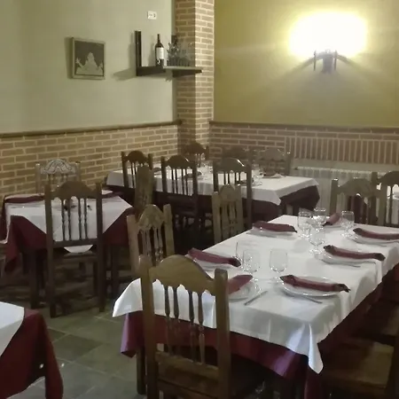 Puente De Piedra 2* 사모라