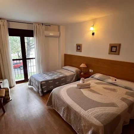 Puente De Piedra 호텔