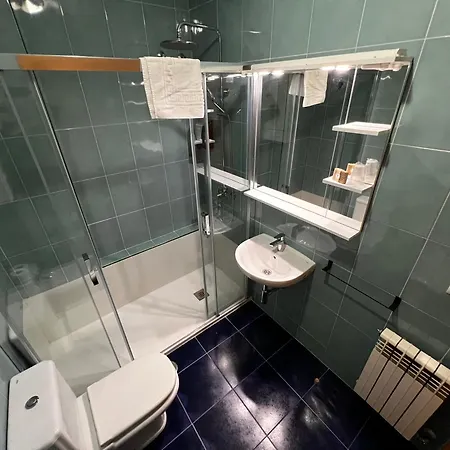 호텔 Puente De Piedra 2*