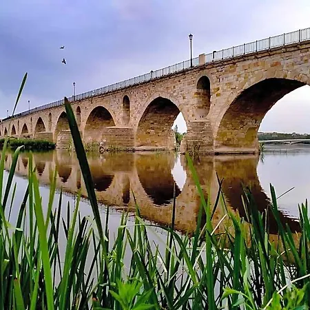 Puente De Piedra Hotel Zamora