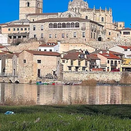 Hotel Puente De Piedra Zamora