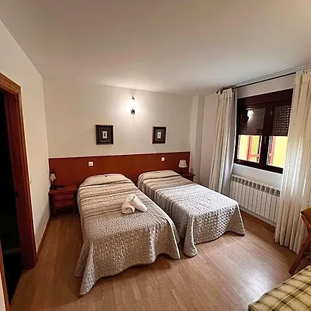 Hotel Puente De Piedra 2*