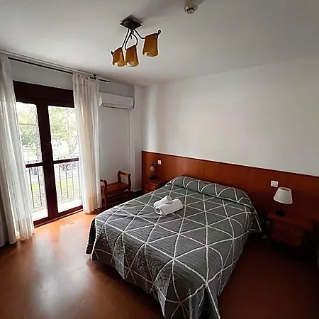 Hotel Puente De Piedra 2*