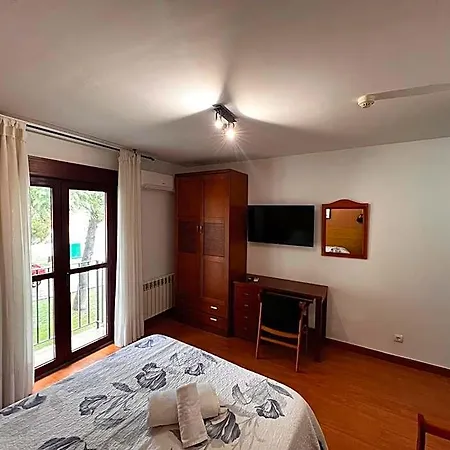 Hotel Puente De Piedra